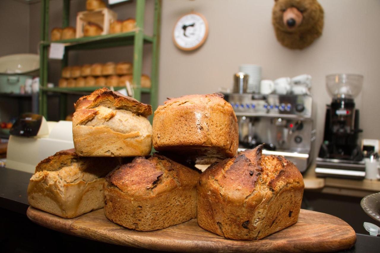 The Bear Bread Bakery B&B, Ensuite Rooms Above The Bakery, Colyton Exterior foto