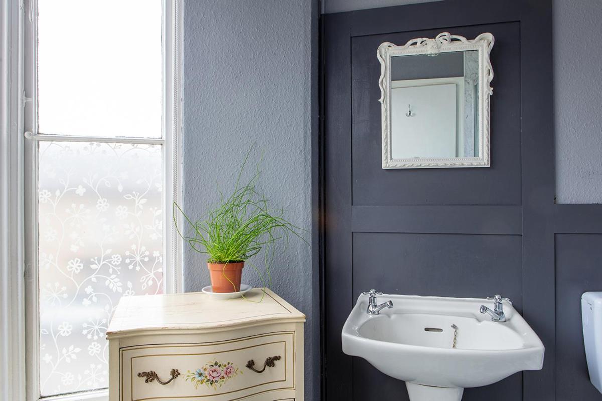 The Bear Bread Bakery B&B, Ensuite Rooms Above The Bakery, Colyton Exterior foto