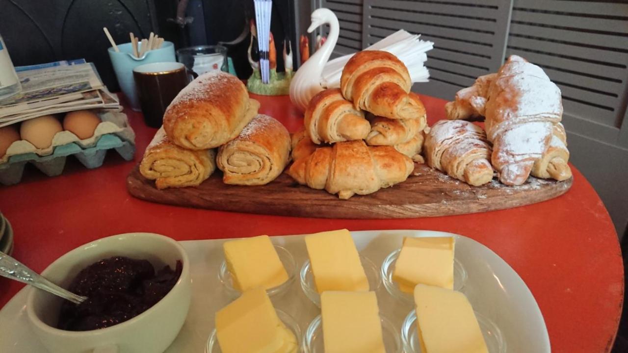 The Bear Bread Bakery B&B, Ensuite Rooms Above The Bakery, Colyton Exterior foto