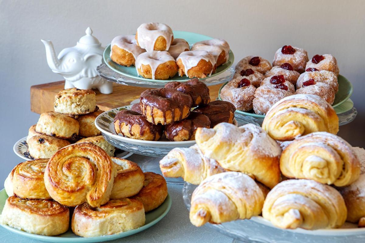 The Bear Bread Bakery B&B, Ensuite Rooms Above The Bakery, Colyton Exterior foto